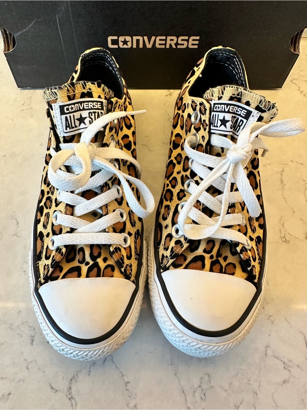 Converse Leopard Print Low Top Sneakers - Women’s Size 7